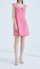 ÄRMELLOSES MINIKLEID MIT STICKEREI IN PINK